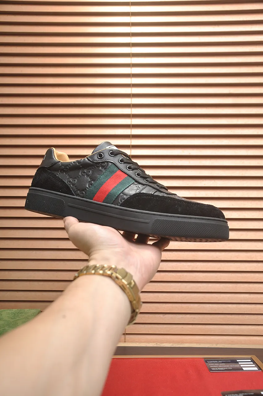 Men's shoes 💰480💶【GUCCI】1:1 men's sports shoes from the official website are now on the market. They are made of original silk cowhide + first-layer sheepskin lining, plus the original 1:1 comfortable outsole from the official website. Fashionable and versatile, super comfortable and breathable! Available in 2 colors: black, standard shoe size 38/45 (custom-made size 45 is non-refundable)